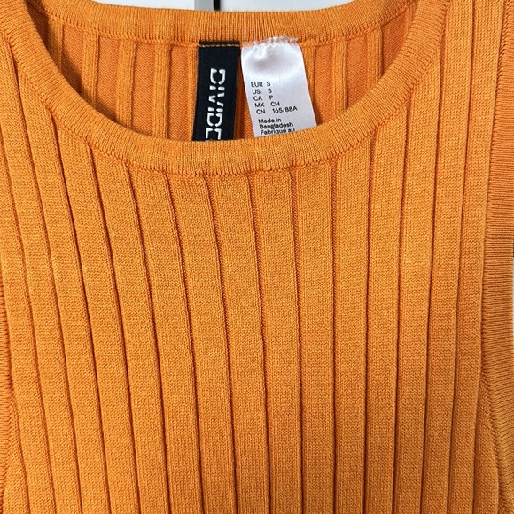 H&M Ribbed Racerback Tank - Picture 2 of 2